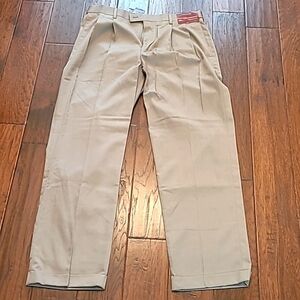 NWT Louis Raphael pleated men's pants size 36x32.